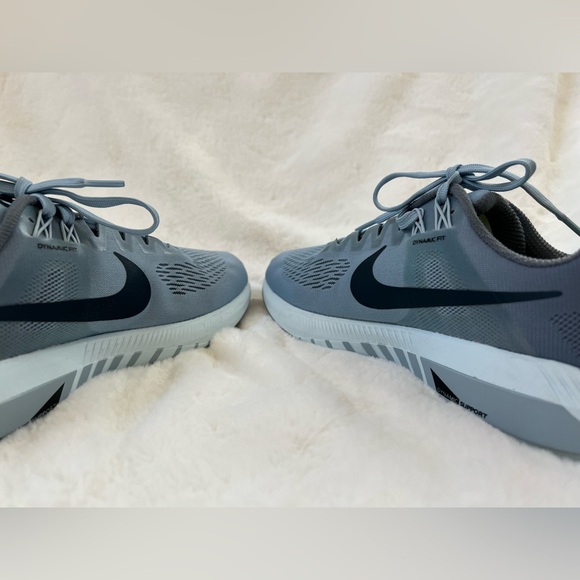 Brand new Nike Structure 21 sneakers (NWOT) - Picture 6 of 7